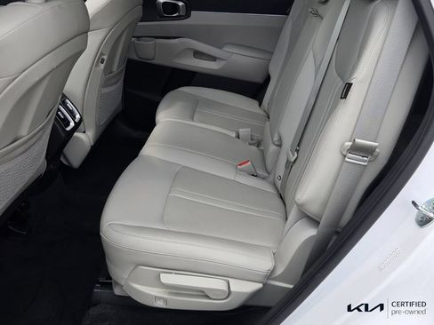 Certified 2024 Kia Sorento S w/ Panoramic Sunroof Package FWD image 11