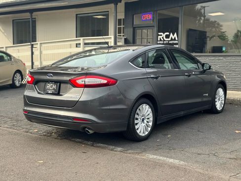 Used 2015 Ford Fusion SE image 5