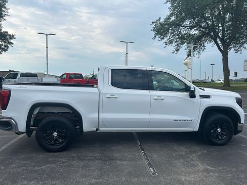 Used 2024 GMC Sierra 1500 SLE AWD/4WD image 4