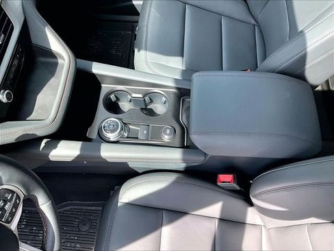 New 2026 Ford Explorer Active w/ Active Comfort Package AWD/4WD image 9