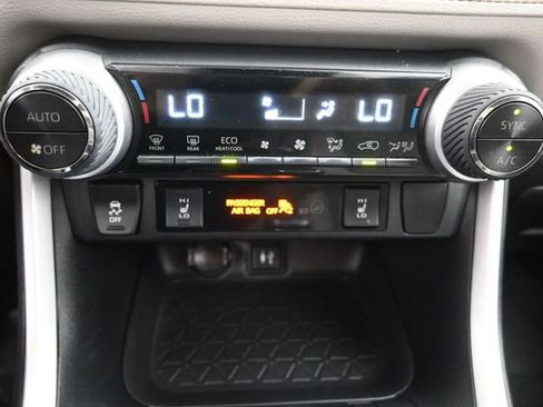 Used 2019 Toyota RAV4 XLE Premium w/ Cold Weather Package AWD/4WD image 17