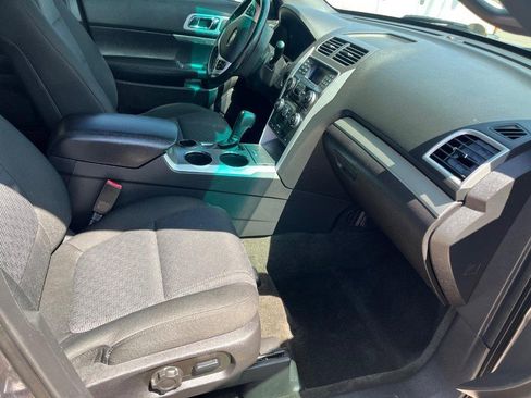 Used 2014 Ford Explorer XLT FWD image 9