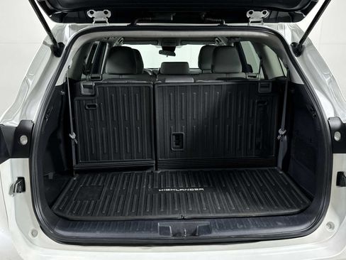 Used 2021 Toyota Highlander L image 24