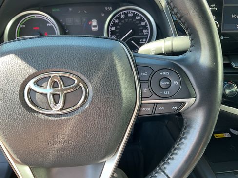Used 2022 Toyota Camry XLE w/ Cold Weather Package FWD image 23