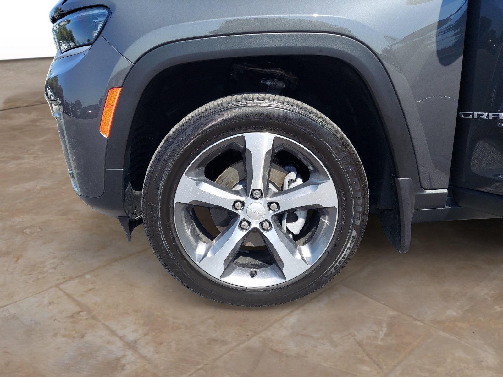 Used 2026 Jeep Grand Cherokee Limited w/ MOPAR Finishing Package RWD image 30