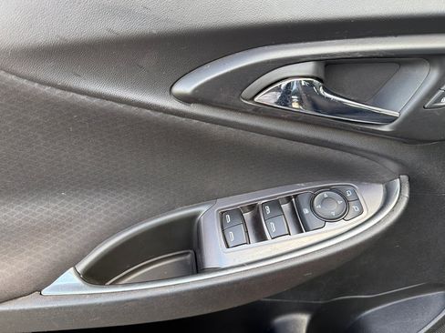 Used 2018 Chevrolet Malibu LT FWD image 12