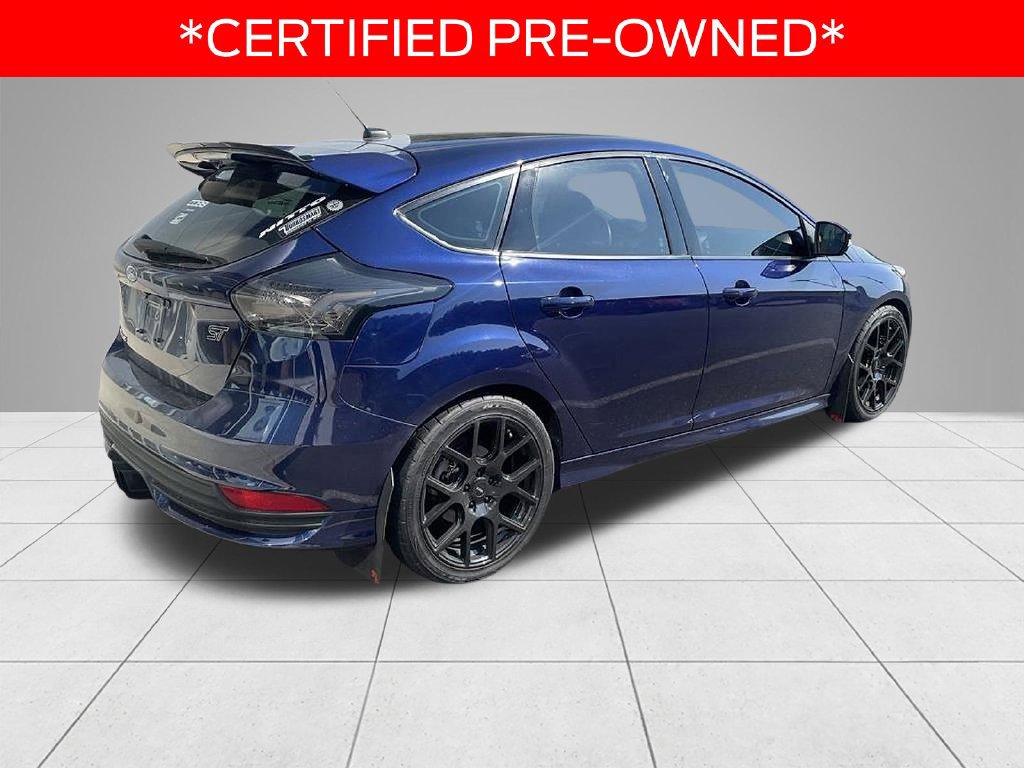 Used 2017 Ford Focus ST w/ Equipment Group 401A FWD image 4