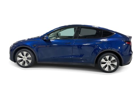 Certified 2023 Tesla Model Y Long Range AWD/4WD image 3