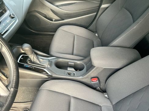 Used 2025 Toyota Corolla LE FWD image 27