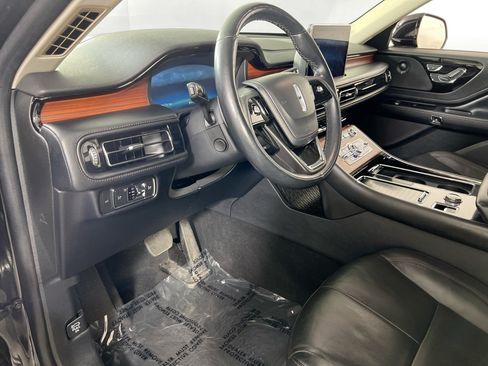 Used 2023 Lincoln Aviator Reserve w/ Elements Package Plus AWD/4WD image 9