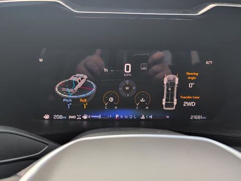 Used 2024 Chevrolet Colorado Z71 w/ Z71 Convenience Package 2 image 12