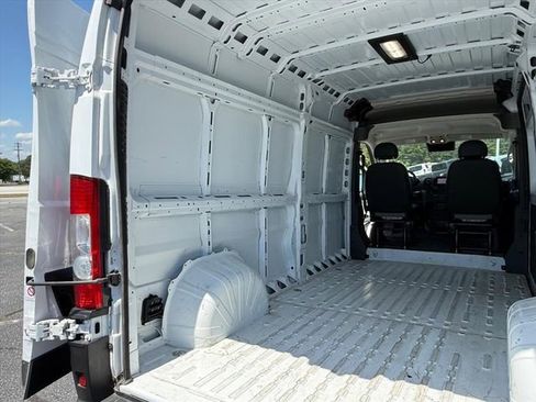 Used 2025 RAM ProMaster 2500 w/ Convenience Group FWD image 12