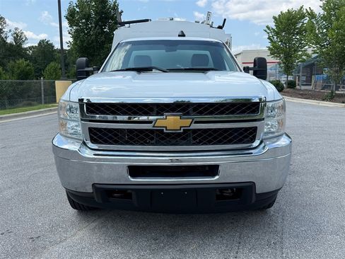 Used 2013 Chevrolet Silverado 3500 W/T RWD image 2
