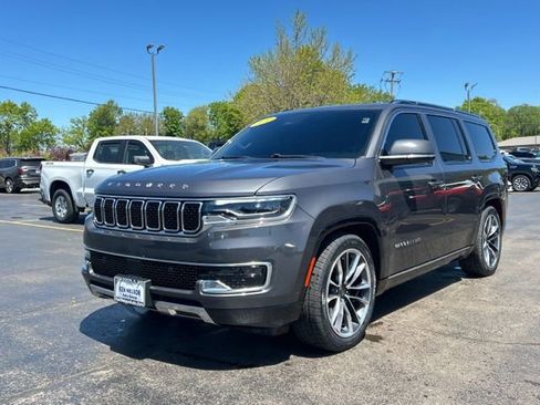 Used 2022 Jeep Wagoneer Series III w/ Premium Group I AWD/4WD image 5