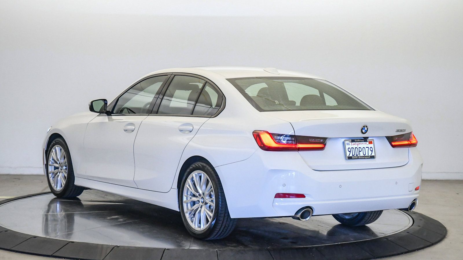 Certified 2023 BMW 330i Sedan w/ Convenience Package RWD image 2