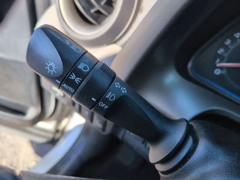 Used 2015 Toyota RAV4 Limited image 25