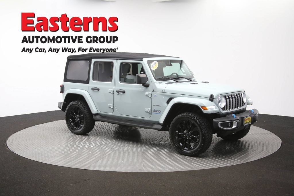 Used 2024 Jeep Wrangler Unlimited Sahara w/ Technology Group AWD/4WD image 48