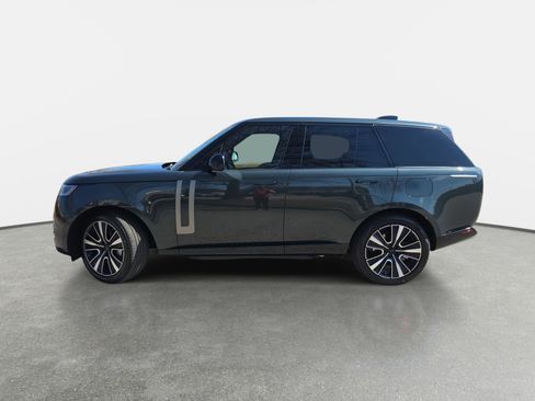New 2026 Land Rover Range Rover SE image 8
