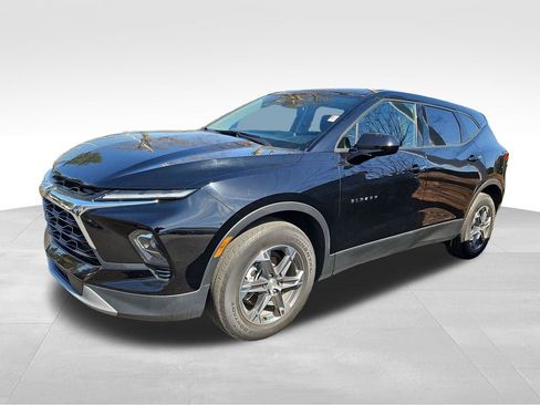 Used 2023 Chevrolet Blazer LT image 3