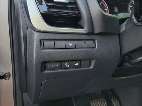 Used 2023 Nissan Rogue SL w/ SL Premium Package image 26