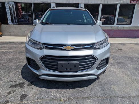 Used 2018 Chevrolet Trax LT w/ LT Convenience Package AWD/4WD image 2