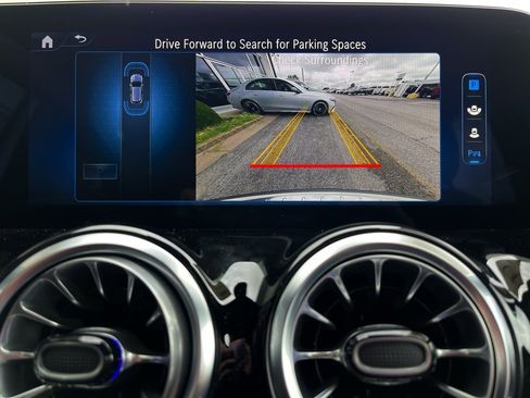 Certified 2025 Mercedes-Benz GLA 250 4MATIC image 56