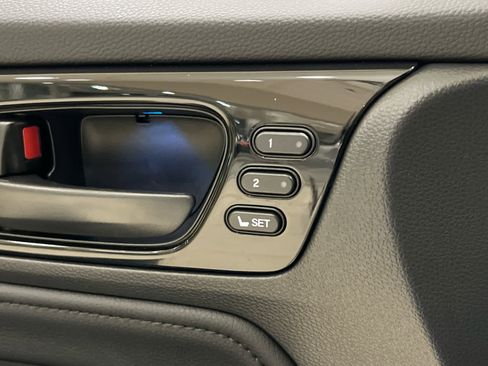 Certified 2025 Honda Odyssey Touring image 24