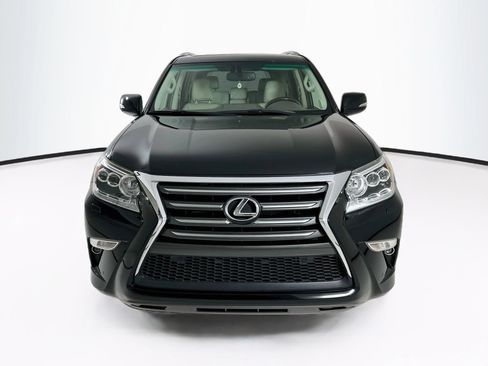 Used 2017 Lexus GX 460 Premium w/ Premium Package AWD/4WD image 2