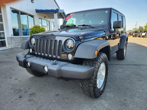 Used 2017 Jeep Wrangler Unlimited Sport w/ Quick Order Package 24S AWD/4WD image 4