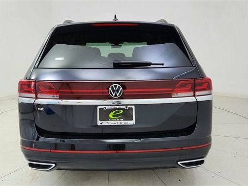 Used 2025 Volkswagen Atlas SE image 5