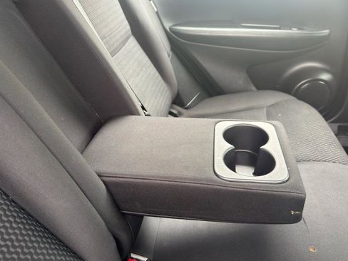 Used 2021 Nissan Rogue Sport S image 37