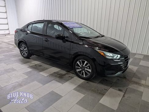 Used 2025 Nissan Versa SV FWD image 5