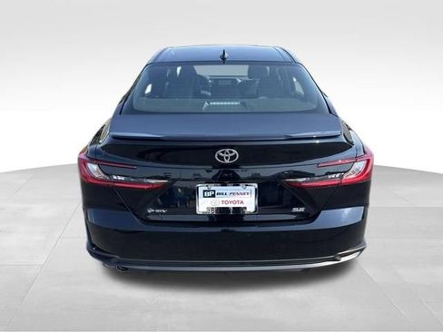 Used 2026 Toyota Camry SE FWD image 4