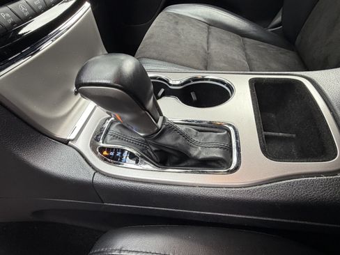 Used 2020 Jeep Grand Cherokee Altitude RWD image 29