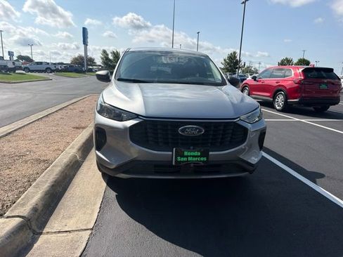 Used 2023 Ford Escape Active FWD image 2
