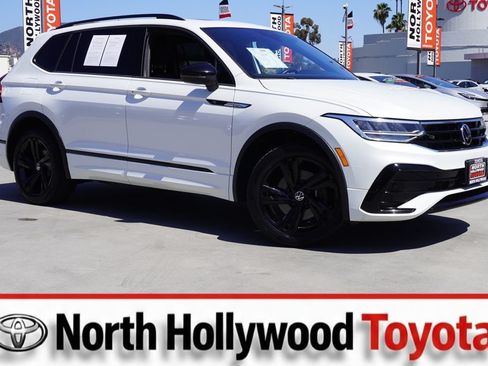 Used 2023 Volkswagen Tiguan SE R-Line FWD image 1