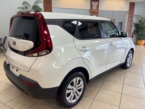 Used 2021 Kia Soul LX FWD image 6