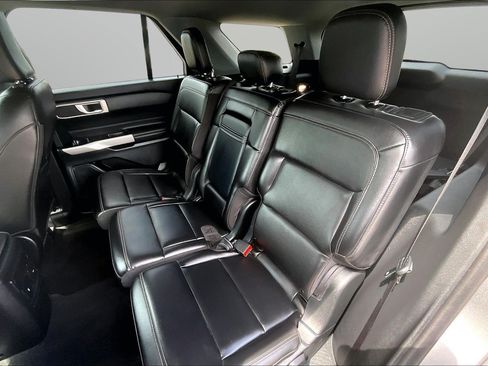 Certified 2023 Ford Explorer XLT w/ Equipment Group 202A AWD/4WD image 18