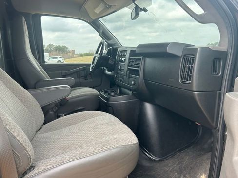 Used 2021 Chevrolet Express 2500 Work Van w/ Driver Convenience Package image 3