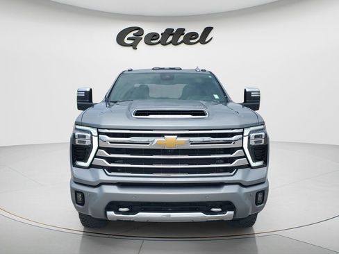 Used 2024 Chevrolet Silverado 2500 High Country w/ High Country Premium Package AWD/4WD image 2