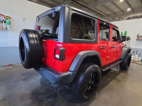 Used 2020 Jeep Wrangler Unlimited Sport S image 3