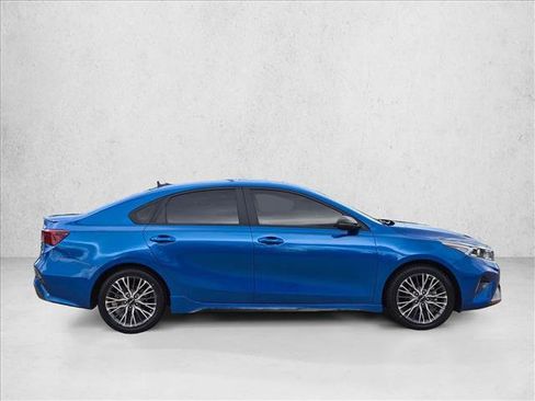 Used 2023 Kia Forte GT-Line w/ GT-Line Premium Package FWD image 4