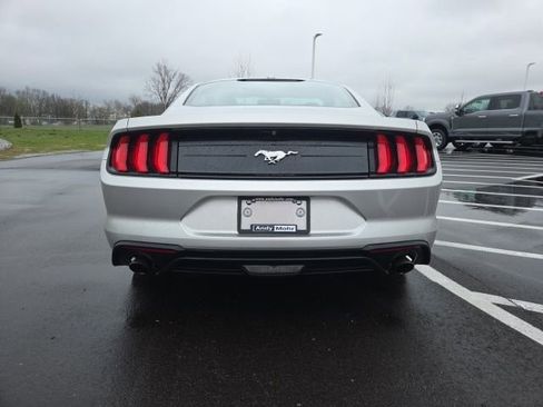 Used 2019 Ford Mustang Coupe image 9