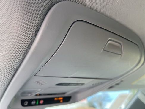 Used 2019 Chevrolet Blazer LT image 27