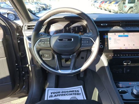 New 2026 Jeep Grand Cherokee Laredo image 13