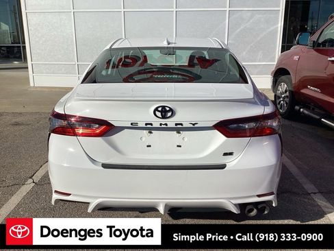 Used 2024 Toyota Camry SE image 6