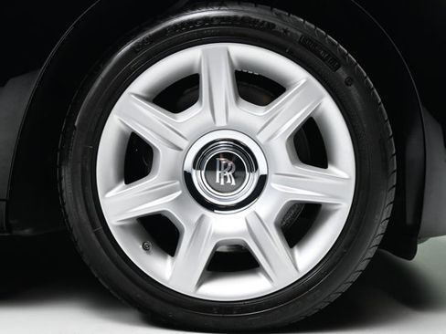 Used 2012 Rolls-Royce Ghost RWD image 42