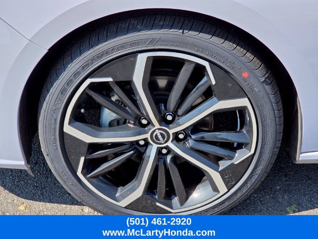 Used 2024 Nissan Altima 2.5 SR FWD image 18