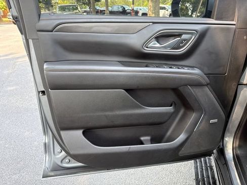 Used 2022 GMC Yukon XL AT4 w/ Technology Package AWD/4WD image 10