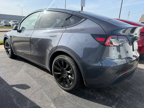 Used 2021 Tesla Model Y Long Range AWD/4WD image 34